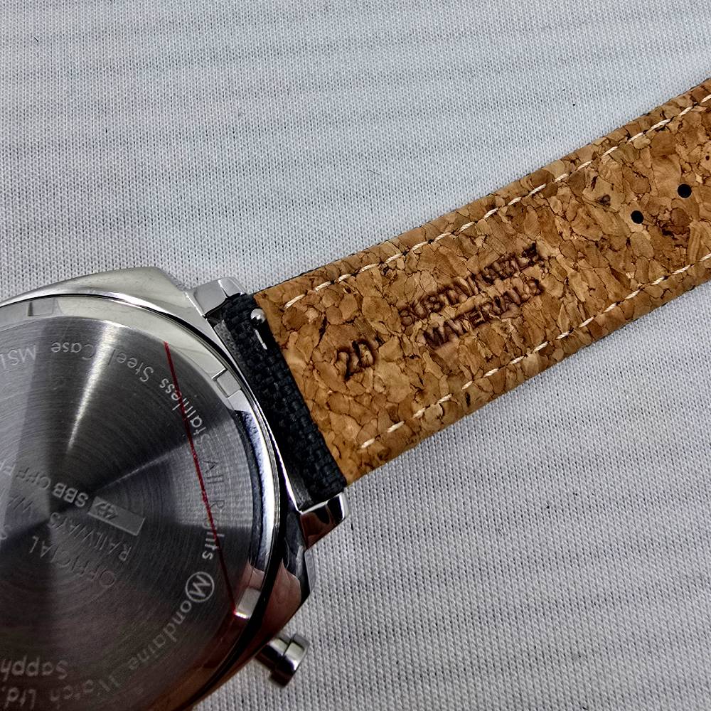 Mondaine Grand Cushion Chronograph 41 mm – Esfera Verde - Imagen 4