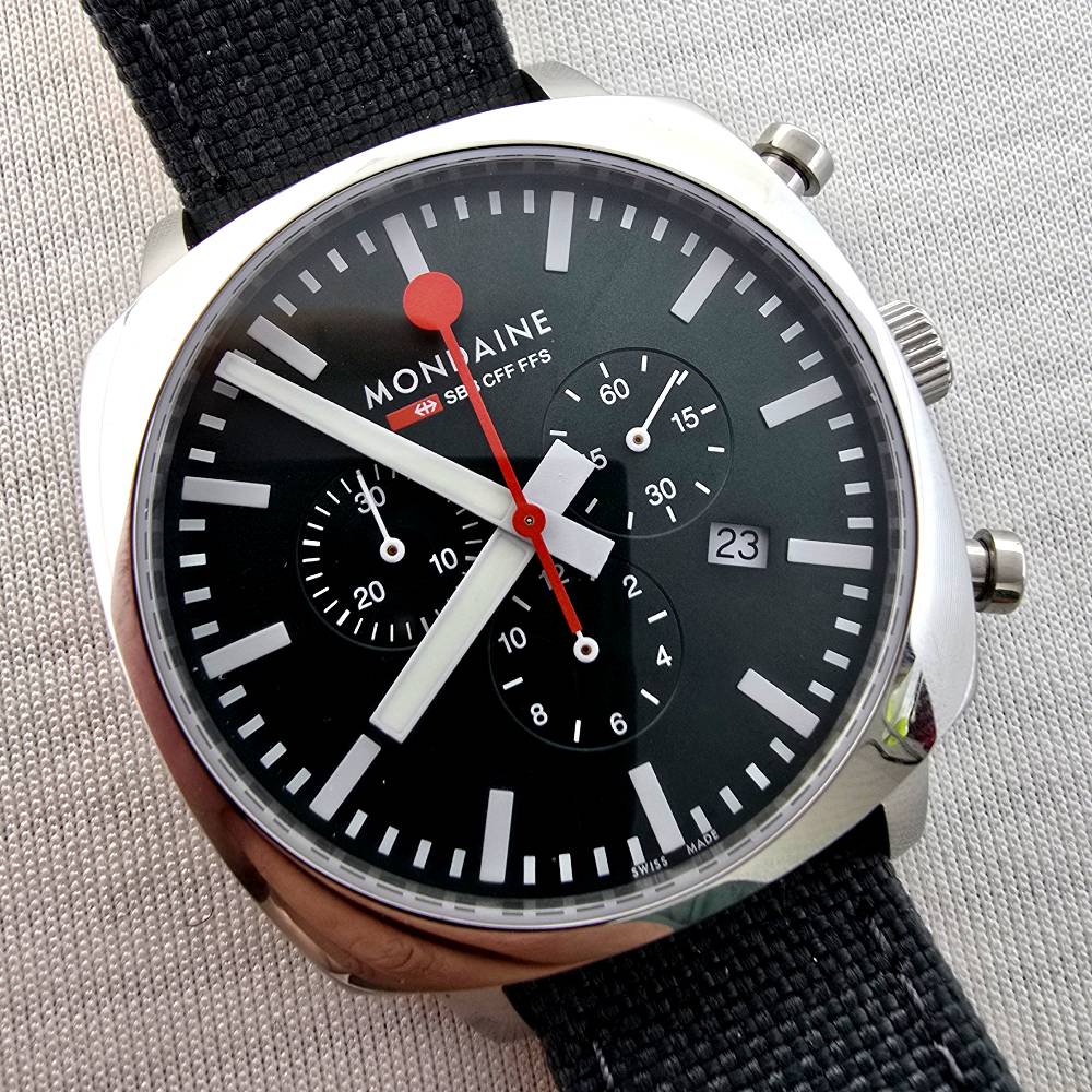 Mondaine Grand Cushion Chronograph 41 mm – Esfera Verde - Imagen 12