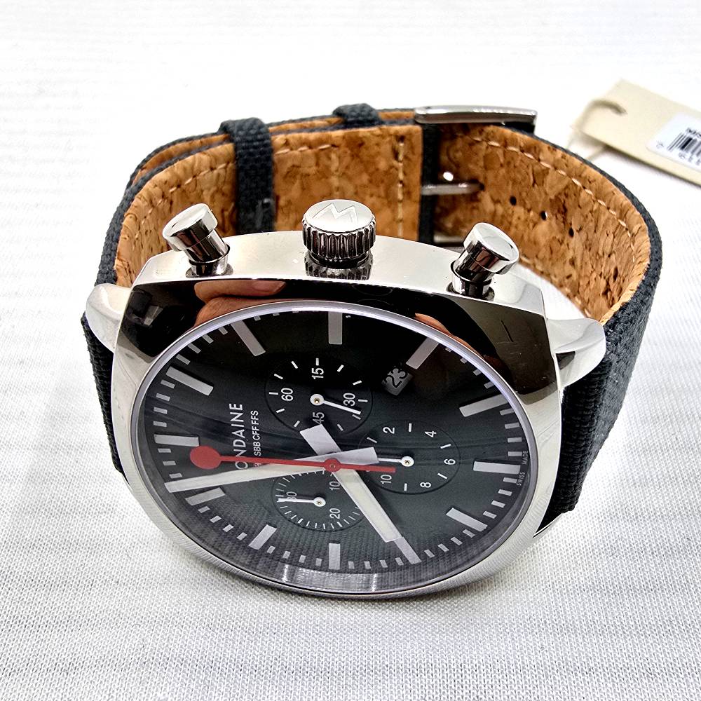 Mondaine Grand Cushion Chronograph 41 mm – Esfera Verde - Imagen 9