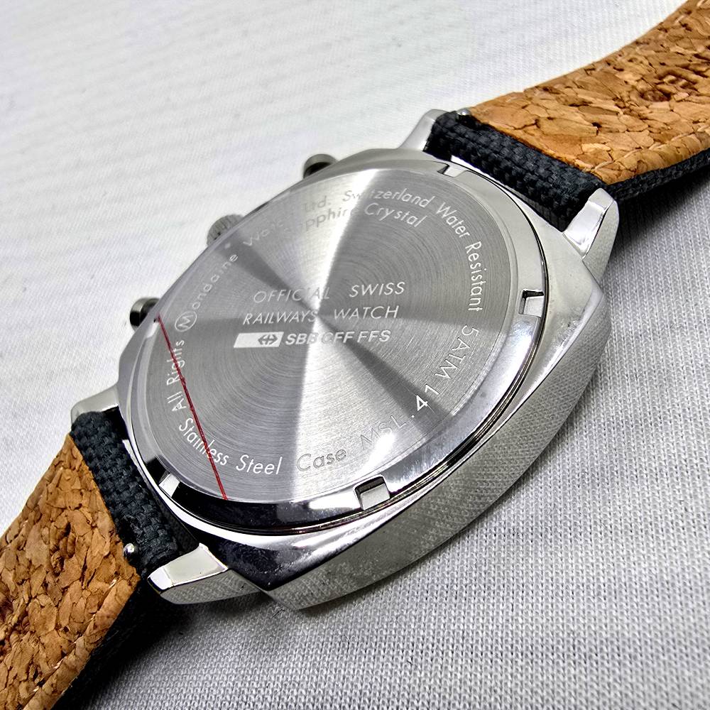 Mondaine Grand Cushion Chronograph 41 mm – Esfera Verde - Imagen 6