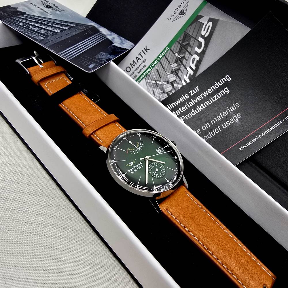 Bauhaus Dessau Power Reserve Automatic 41 mm – Esfera Verde - Imagen 3