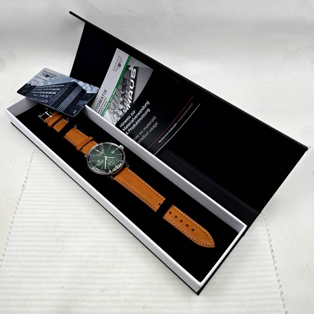 Bauhaus Dessau Power Reserve Automatic 41 mm – Esfera Verde - Imagen 2