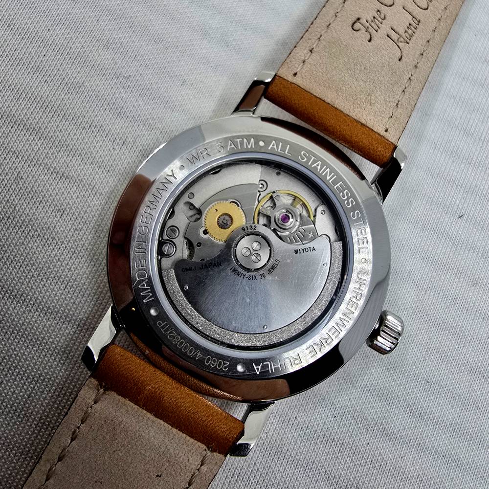 Bauhaus Dessau Power Reserve Automatic 41 mm – Esfera Verde - Imagen 6