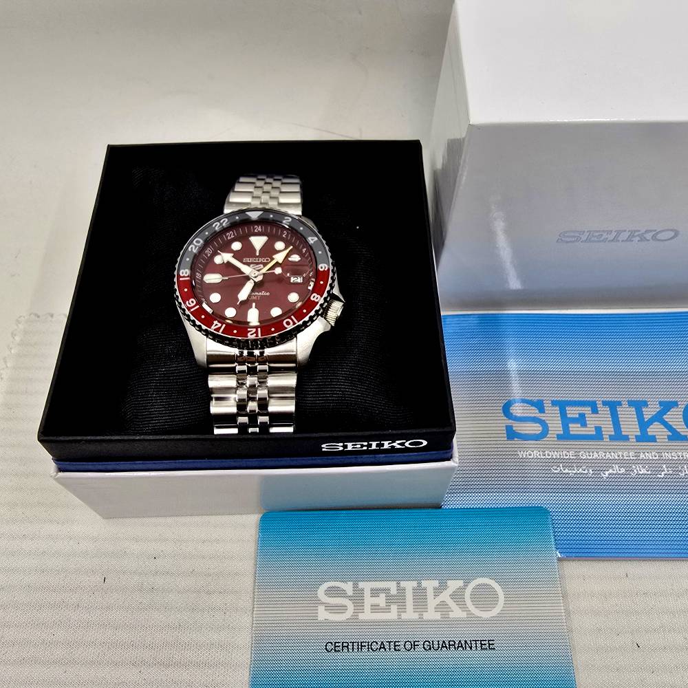 Seiko 5 Sports GMT Ltd. Ed. “Passion Red” SSK031K1 - Imagen 2