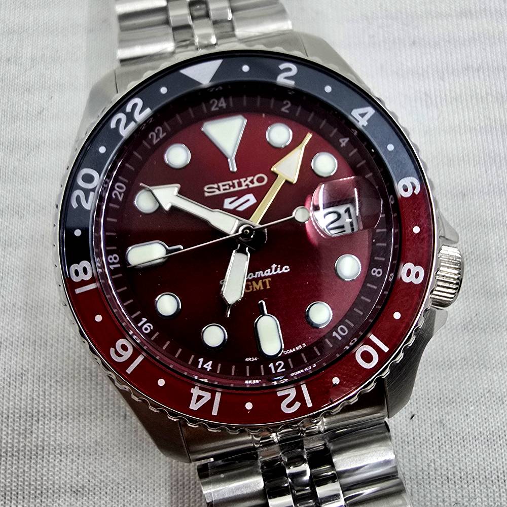 Seiko 5 Sports GMT Ltd. Ed. “Passion Red” SSK031K1 - Imagen 12
