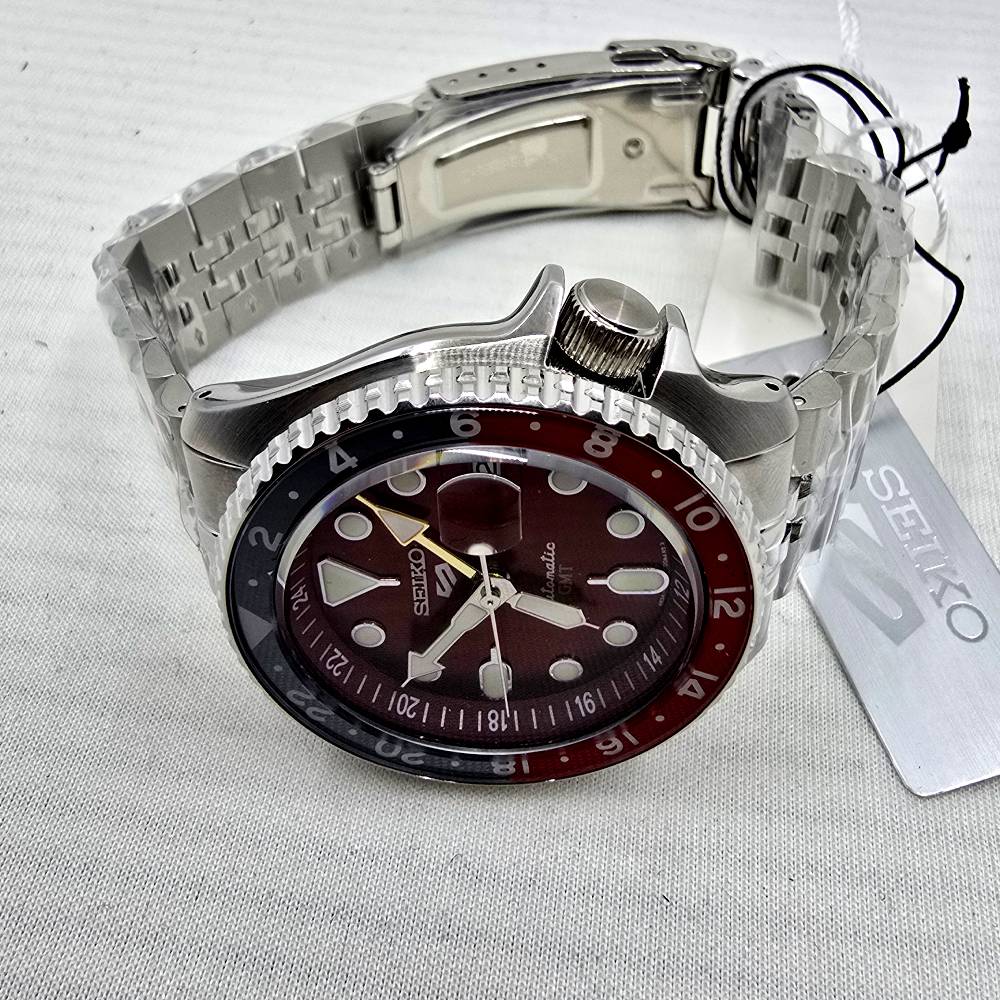 Seiko 5 Sports GMT Ltd. Ed. “Passion Red” SSK031K1 - Imagen 8
