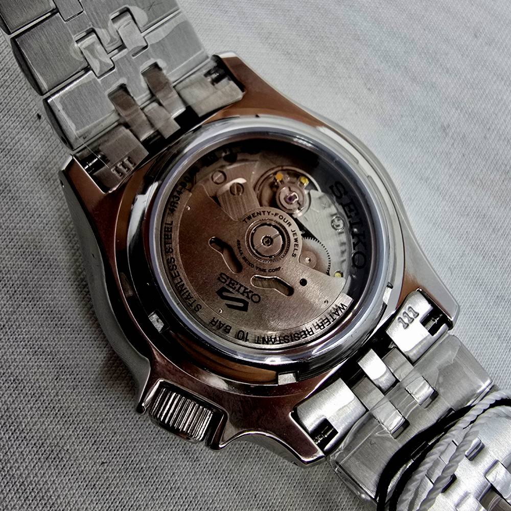 Seiko 5 Sports GMT Ltd. Ed. “Passion Red” SSK031K1 - Imagen 6