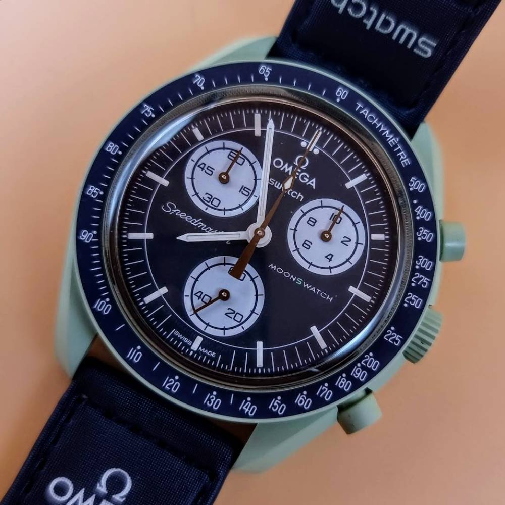 Omega x Swatch Mission On Earth SO33G100