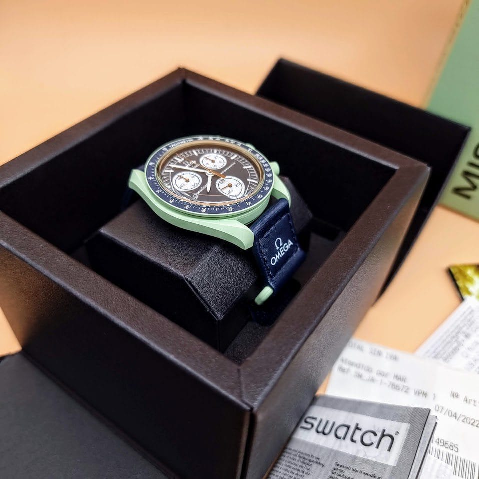 OMEGA x SWATCH “Mission On Earth” SO33G100 - Imagen 4