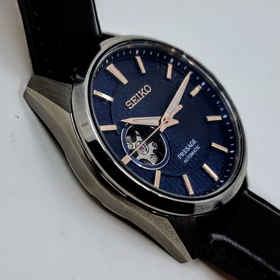 Seiko Presage Sharp Edged ‘Midnight’ Open SPB311J1 - Imagen 12